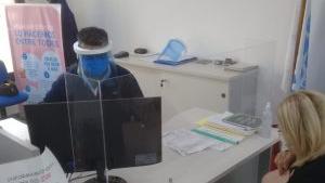 Las oficinas abren al público solo con turnos.