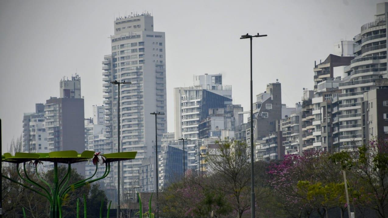 IMÁGENES QUE ARDEN - Sigue la quema en las islas a pesar del repudio social.
