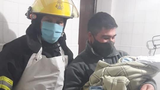Los bomberos y una labor excepcional. 