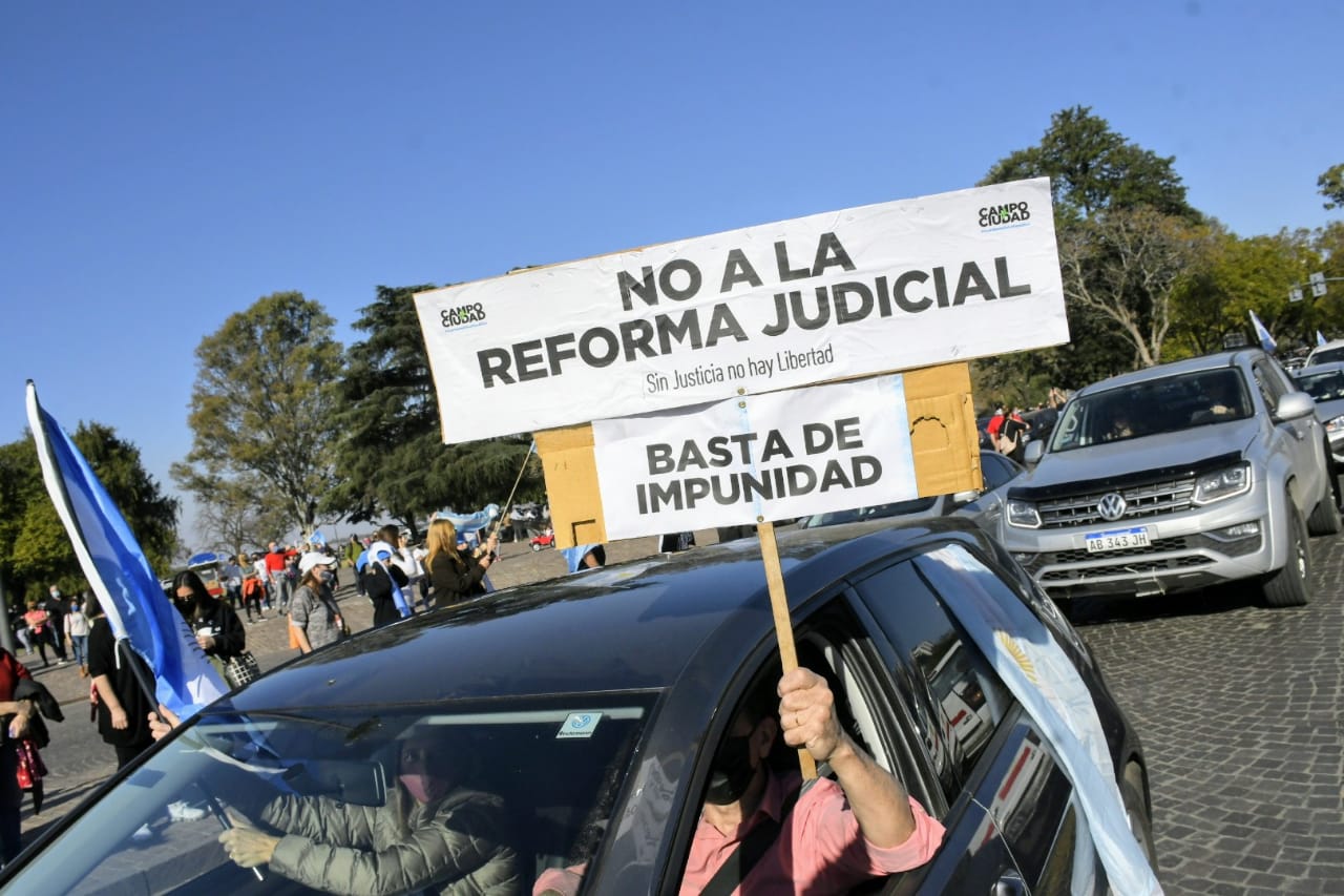 Los anticuarentena en el Monumento