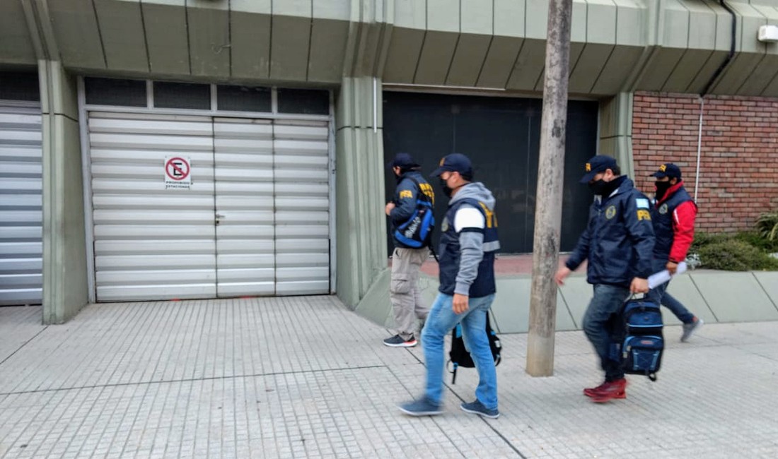 Las TOE allanan el domicilio del fiscal, en bulevar Oroño 1217.