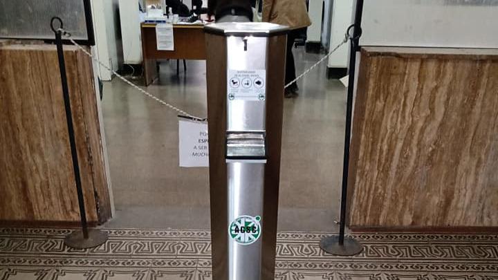 El San Carlos sumó dispensers de alcohol líquido en sus ingresos.