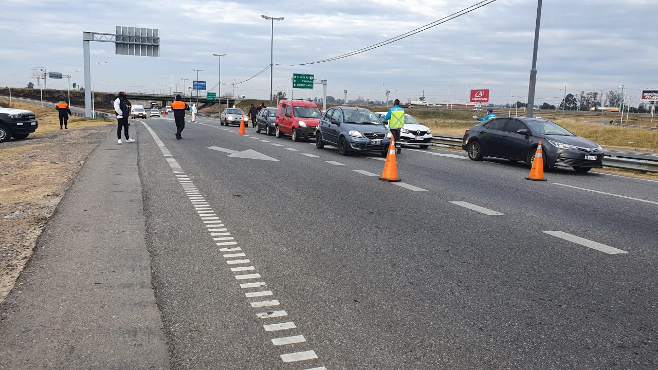 Los controles se desarrollan en las horas pico de circulación. (Foto: Rosario Plus)