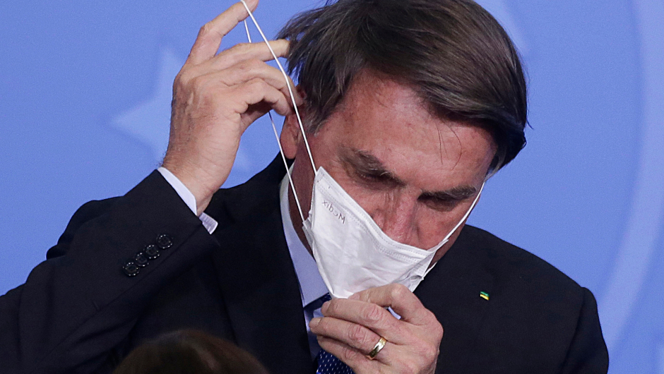 Bolsonaro, uno de los pocos líderes mundiales negacionistas del peligro de la enfermedad.