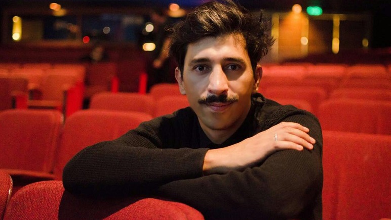 Damián Brissio, en una de sus hábita naturales, el teatro.