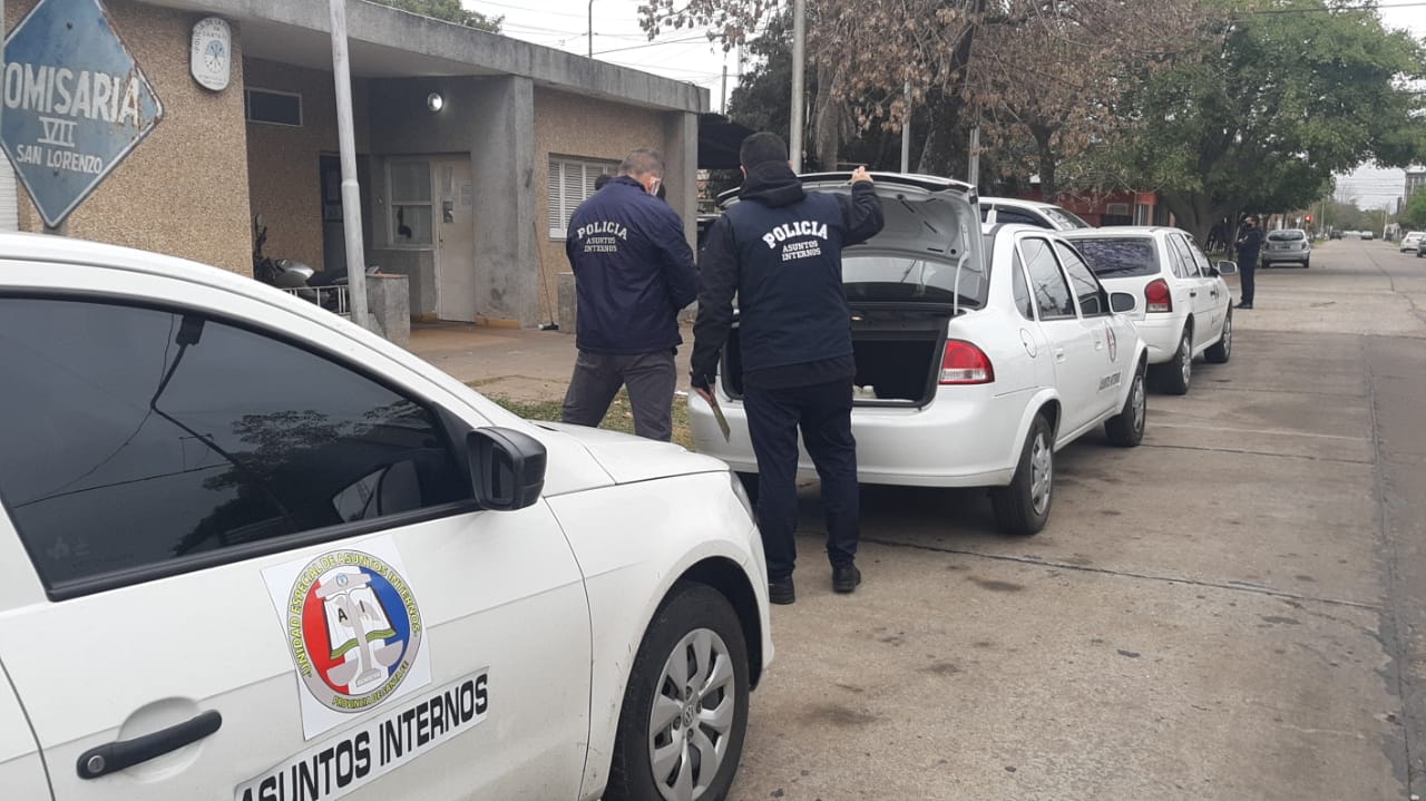El comisario de la URXVII fue vinculado a dos asesinatos y a venta de drogas.