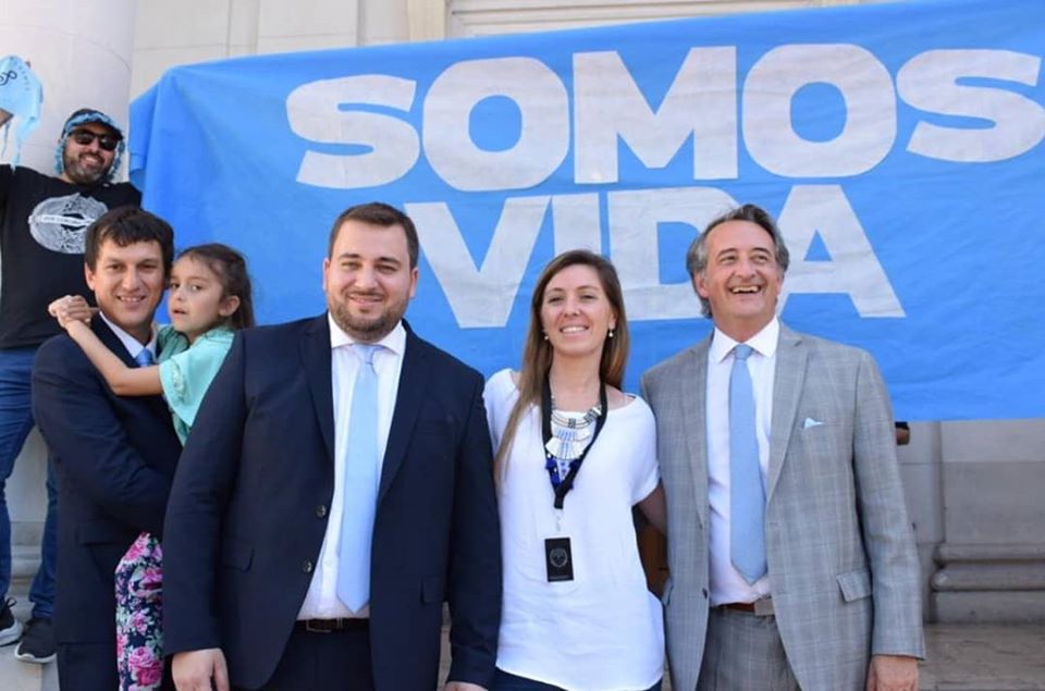 Ghione, junto a los denunciados Armas y Mayoraz