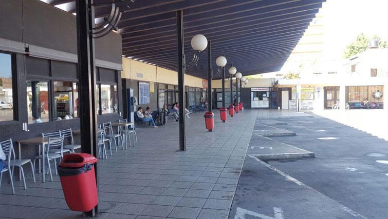 La terminal, vacía.