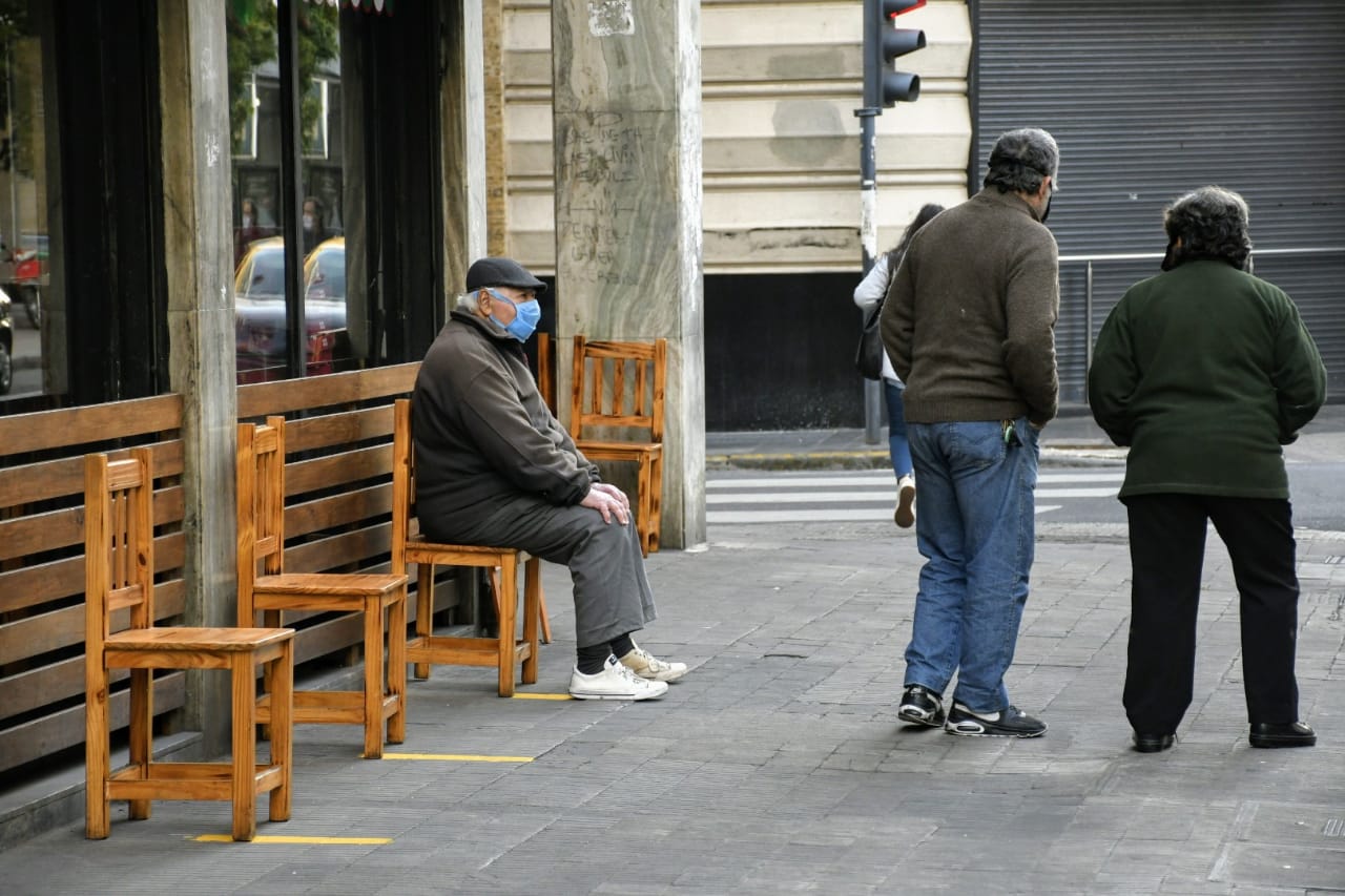 La nueva etapa de la cuarentena no incrementó el flujo de gente en el centro. (Foto: Rosario Plus)
