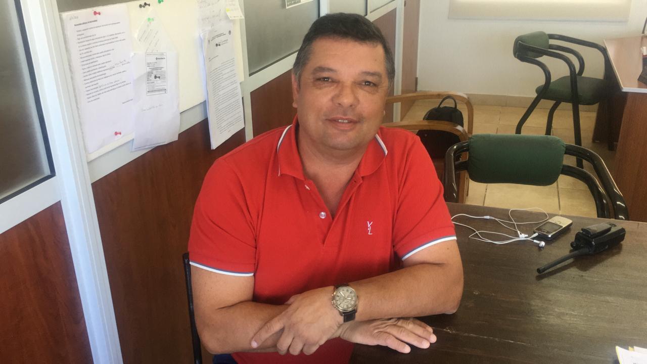 Omar Moya en su primer día de trabajo.