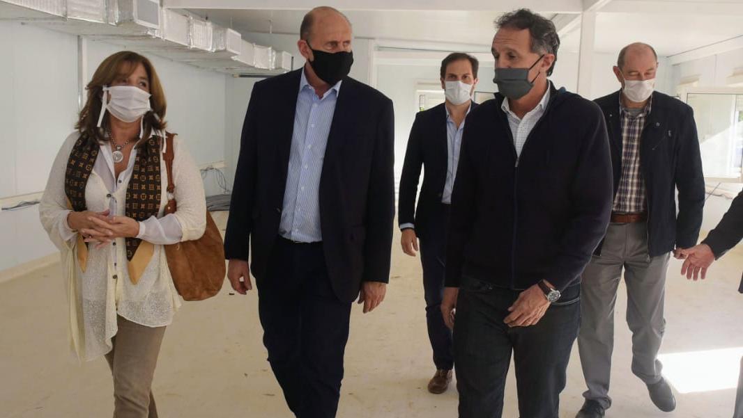 Perotti y Katopodis recorrieron las obras en el hospital modular de Baigorria