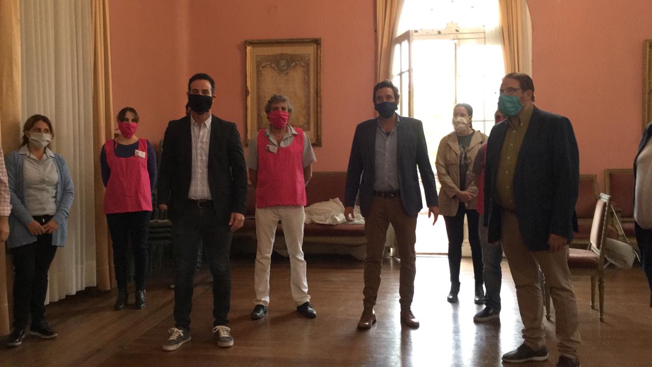Sukerman, Golosetti y Rosconi junto a las y los integrantes de la Brigada Sanitaria.