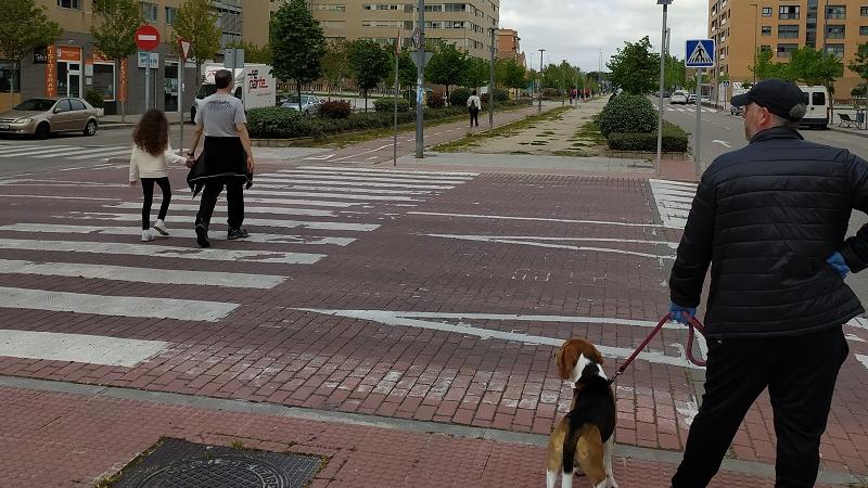 Los españoles salieron a la calle por primera vez en 43 días.