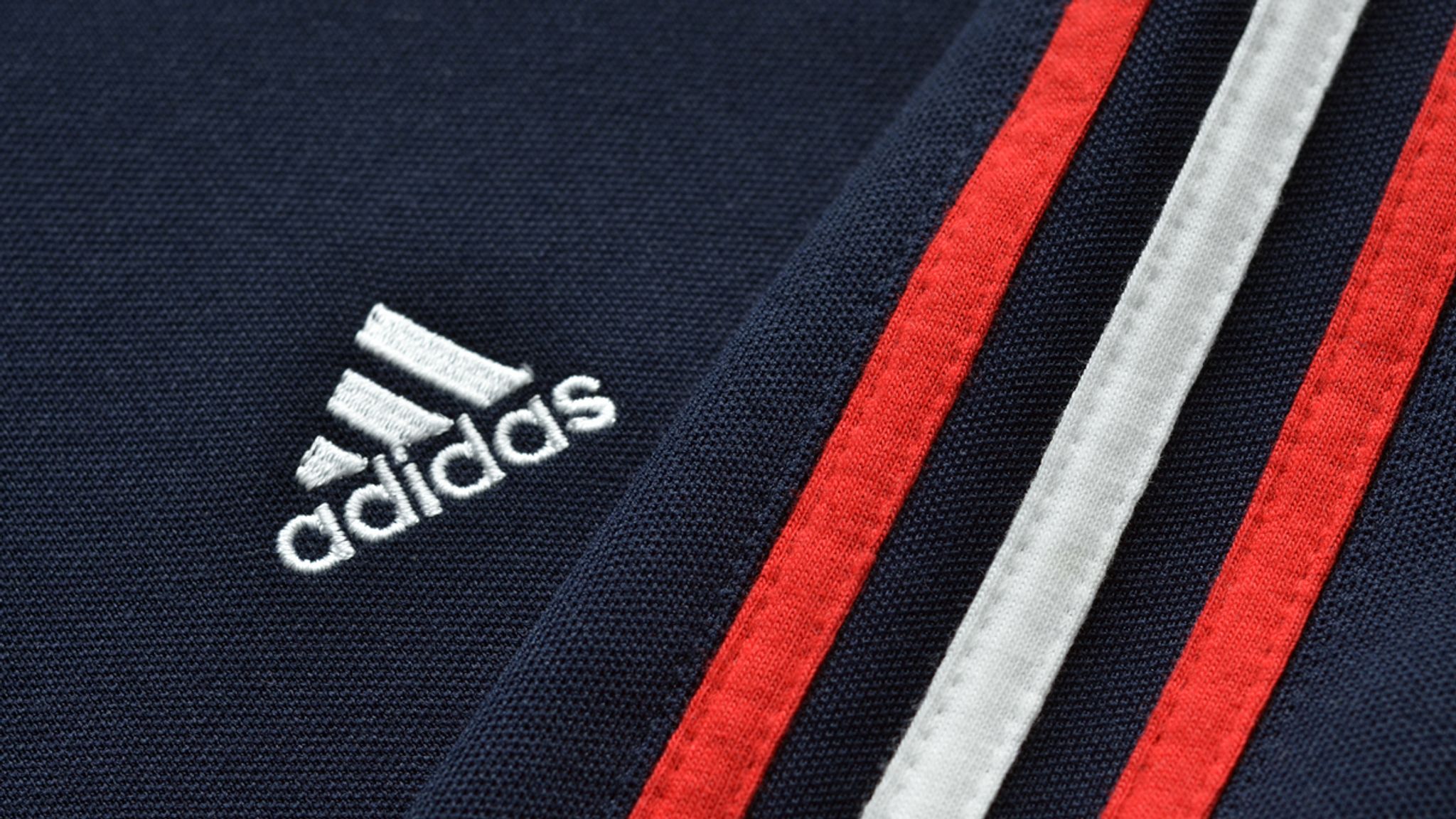 Adidas se suma a la fabricación de máscaras para frenar al coronavirus