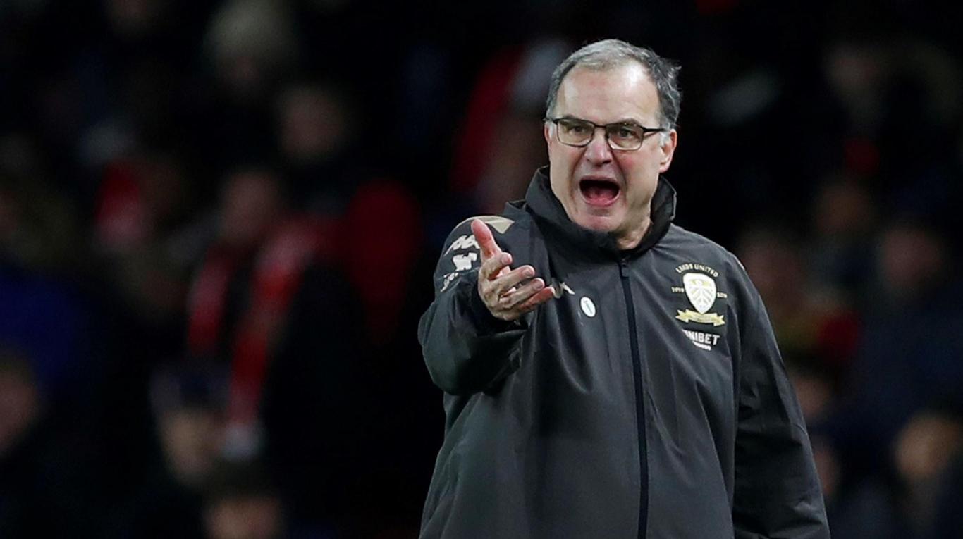 Bielsa y sus jugadores se bajan el sueldo para ayudar a los empleados del Leeds