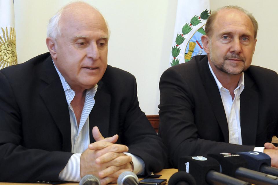 Whatsapp y leve acercamiento entre los jefes políticos