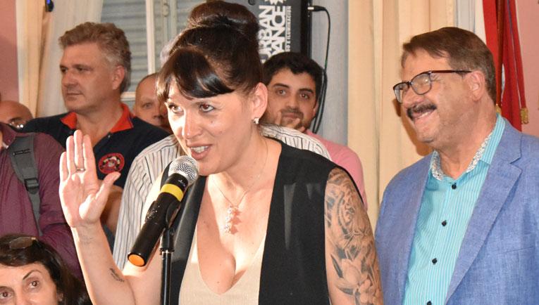 La secretaria asumió el compromiso de trabajar por y para la gente.