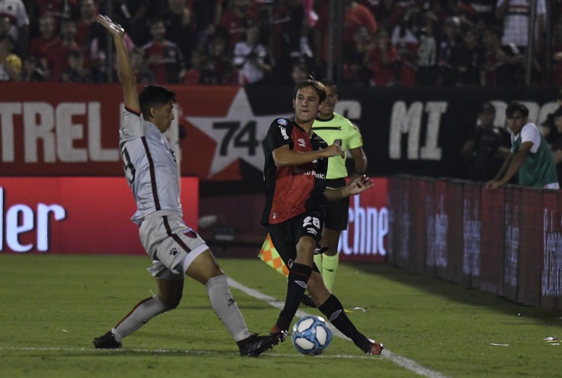 Newell's goleó a Colón de la mano de Pablo Pérez y Maxi Rodríguez
