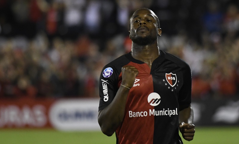 Newell's goleó a Colón de la mano de Pablo Pérez y Maxi Rodríguez
