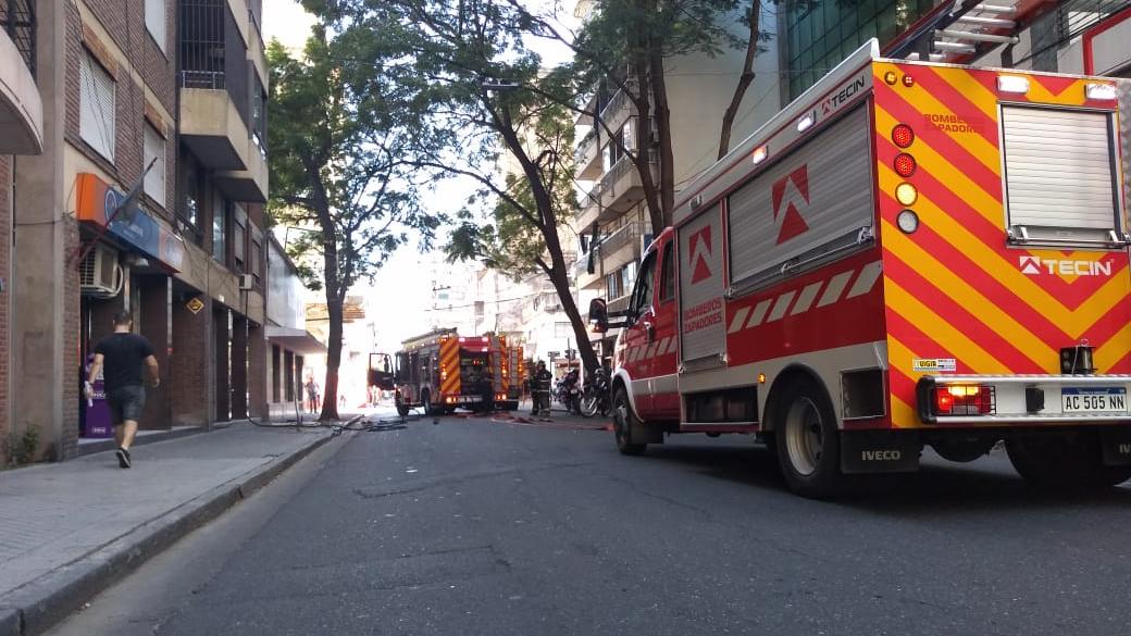 Un incendio devastó un departamento en el microcentro