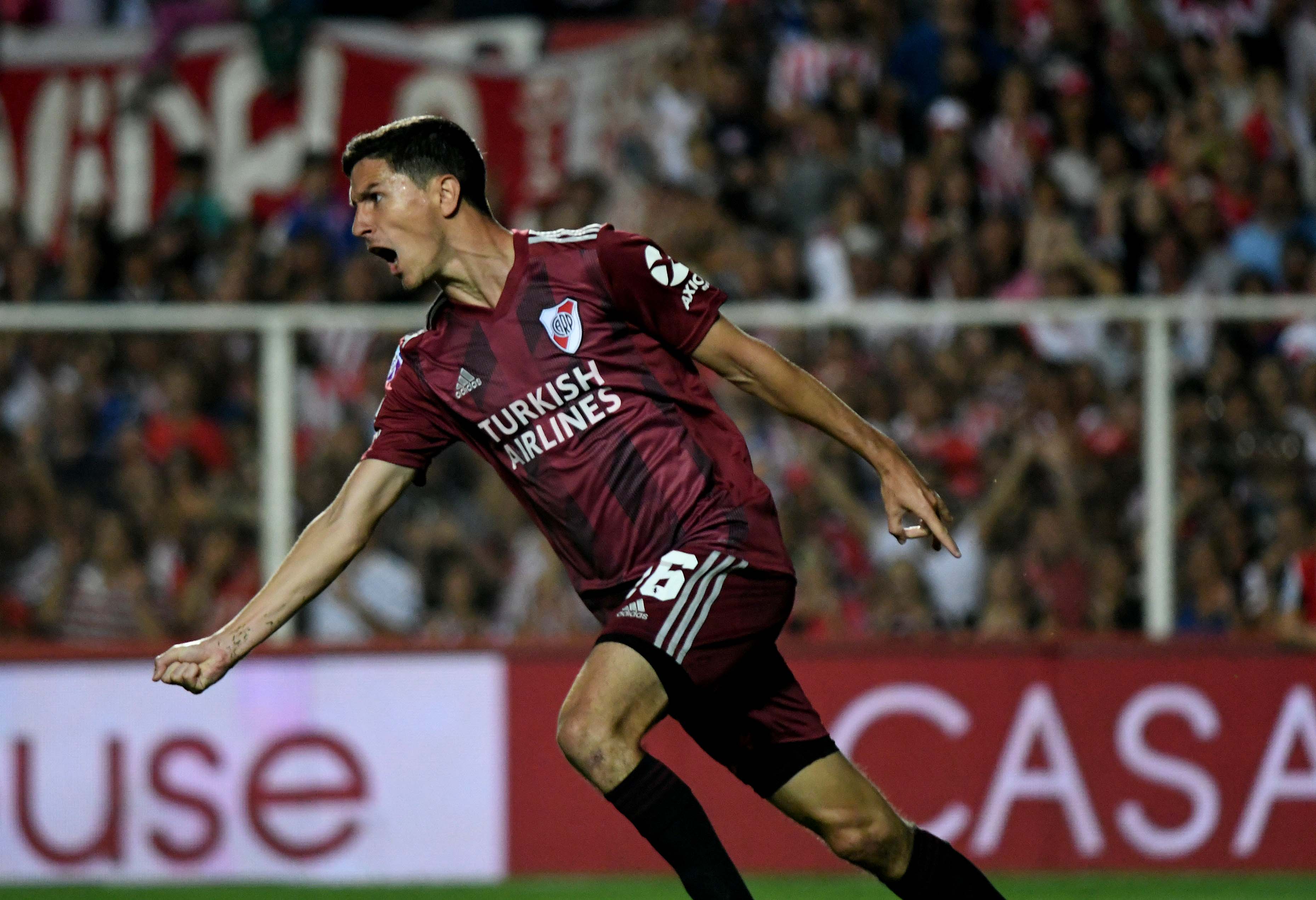 Nacho Fernández marcó el primer gol millonario.