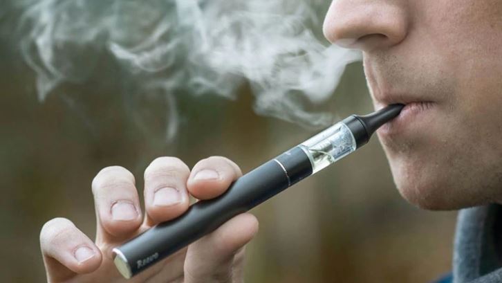 La OMS desaconseja el uso de vaporizadores a los fumadores que intentan abandonar el hábito.