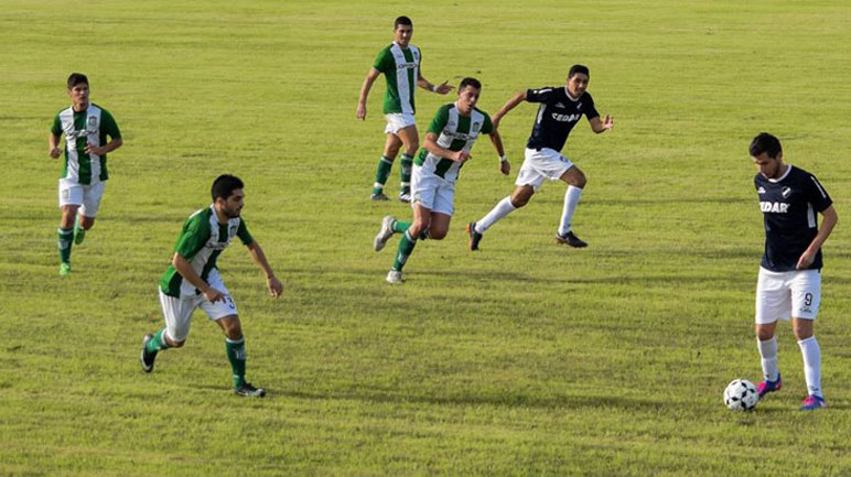 Una imagen del último clásico jugado en cancha de Belgrano.