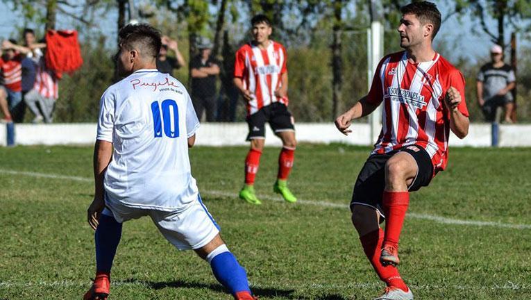 Musso enfrentando al Arnold FC.