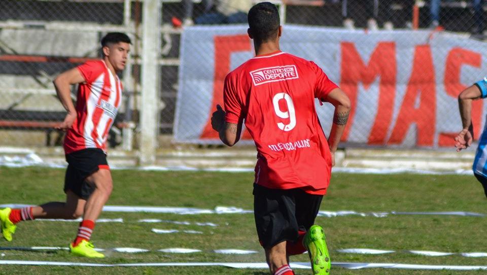 Nahuel utilizando la 9 de Leo López.