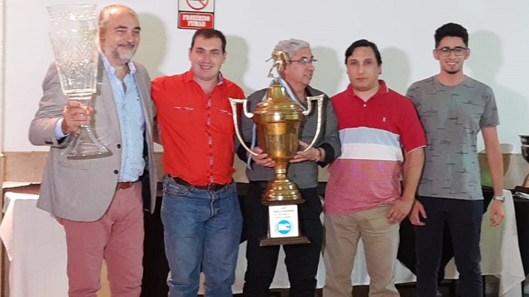 Los festejos interminables del Pincha, ahora con su copa.