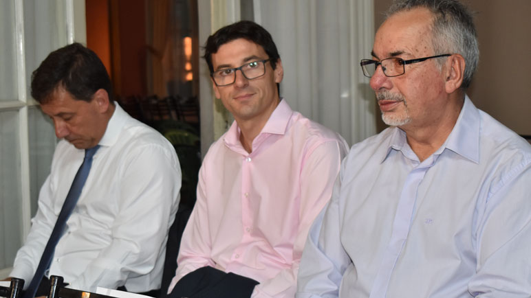 Parte del nuevo gabinete municipal.