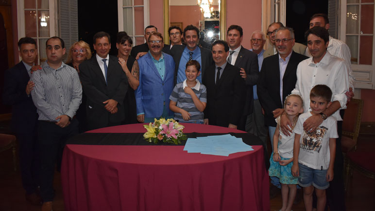 Todas las caras, todas.