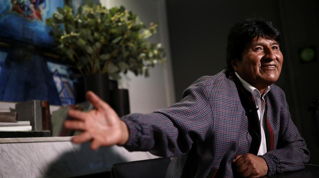 Evo Morales llegó a Argentina y obtuvo asilo político
