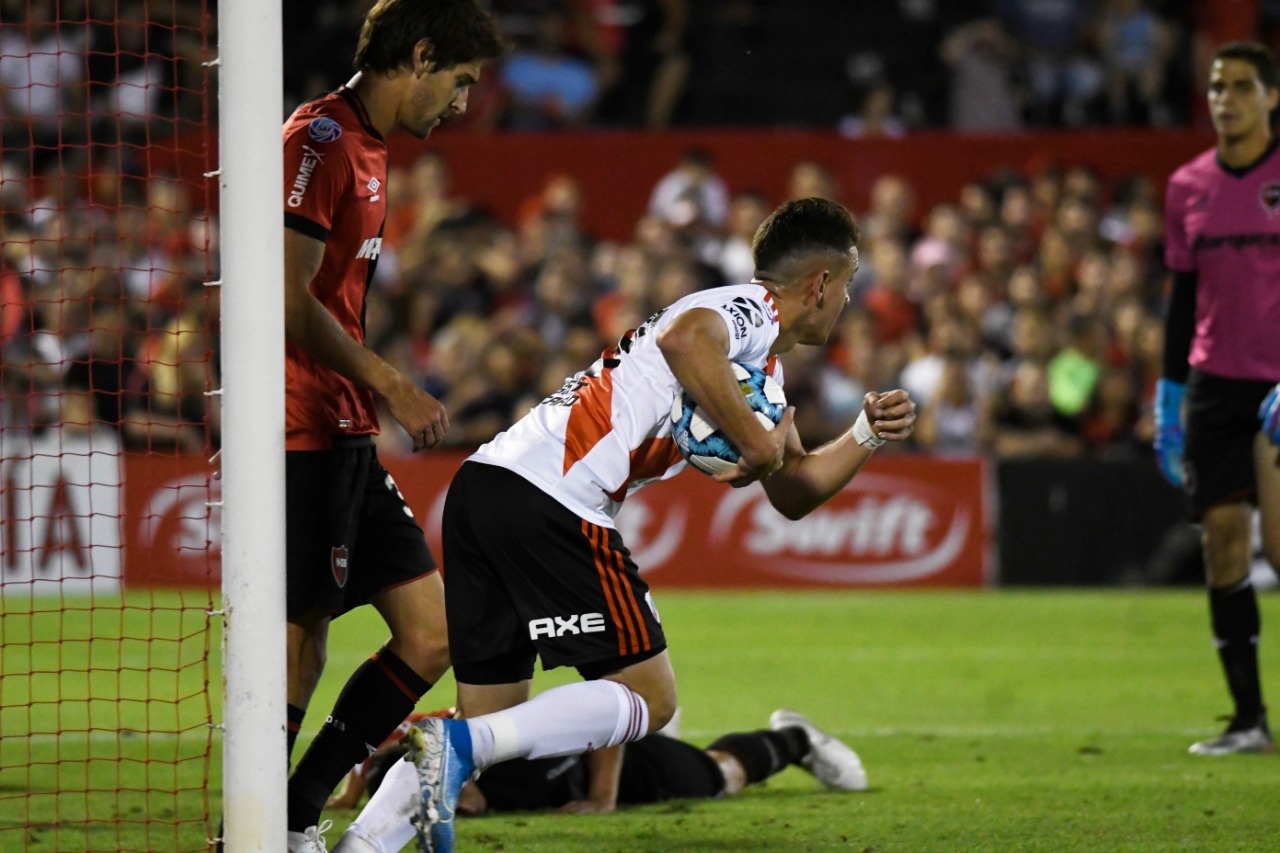 Borré selló el empate tras una pared en el área de Scocco y Fernández.