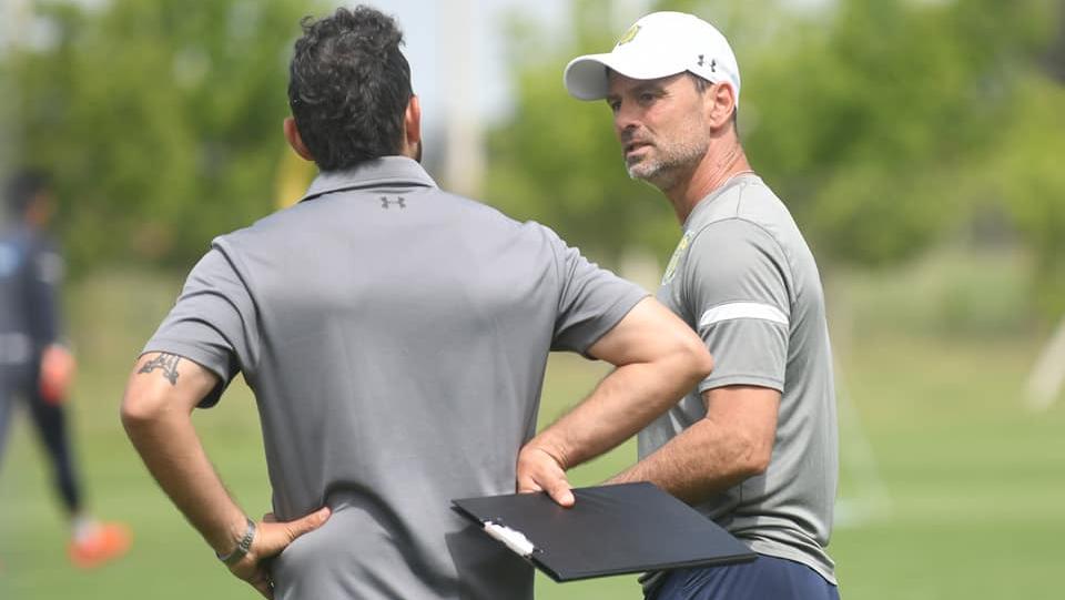 Cocca podría meter tres cambios para el próximo partido