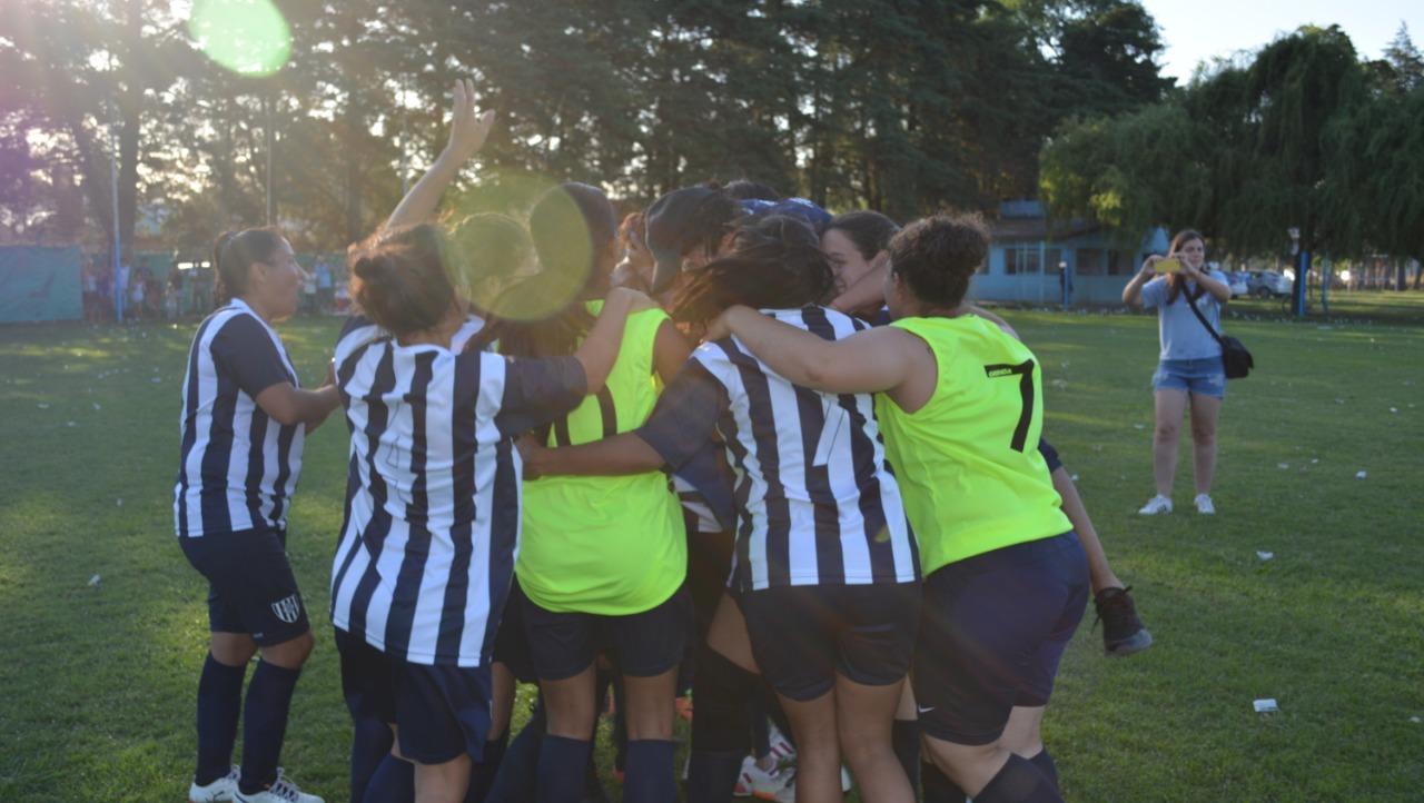 Las chicas de Aprendices campeonas absolutas del torneo