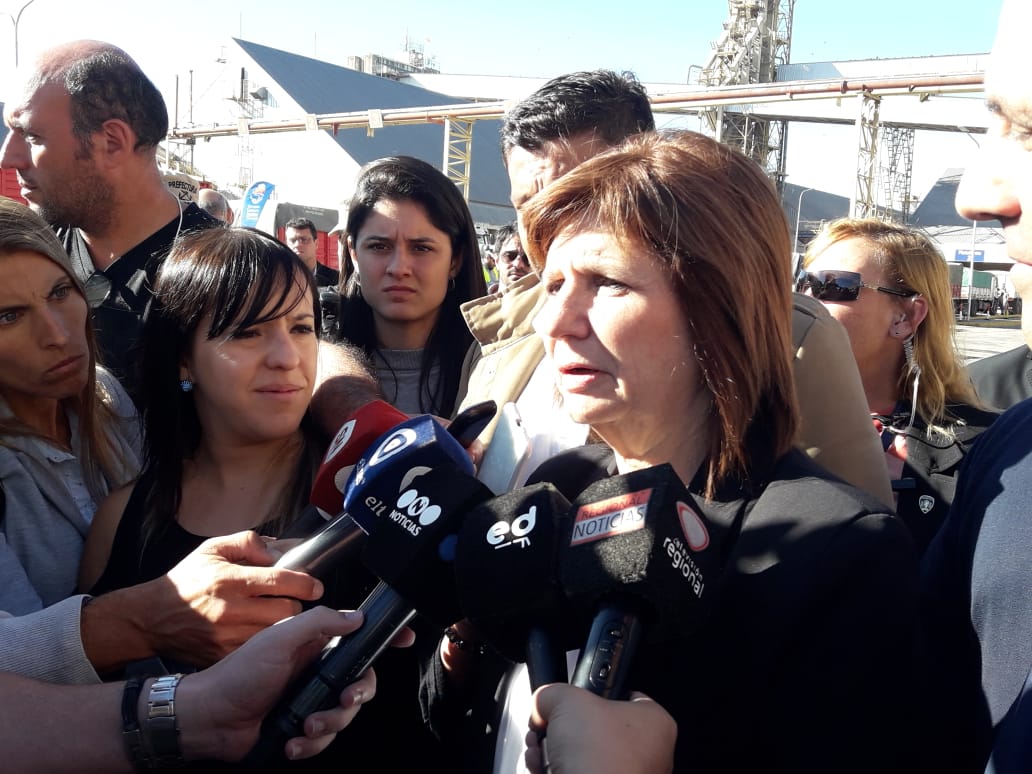 Bullrich dice que entraron funcionarios de Evo como turistas