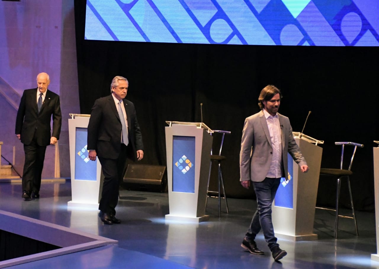 Ingreso de candidatos. (Foto: Rosario Plus)
