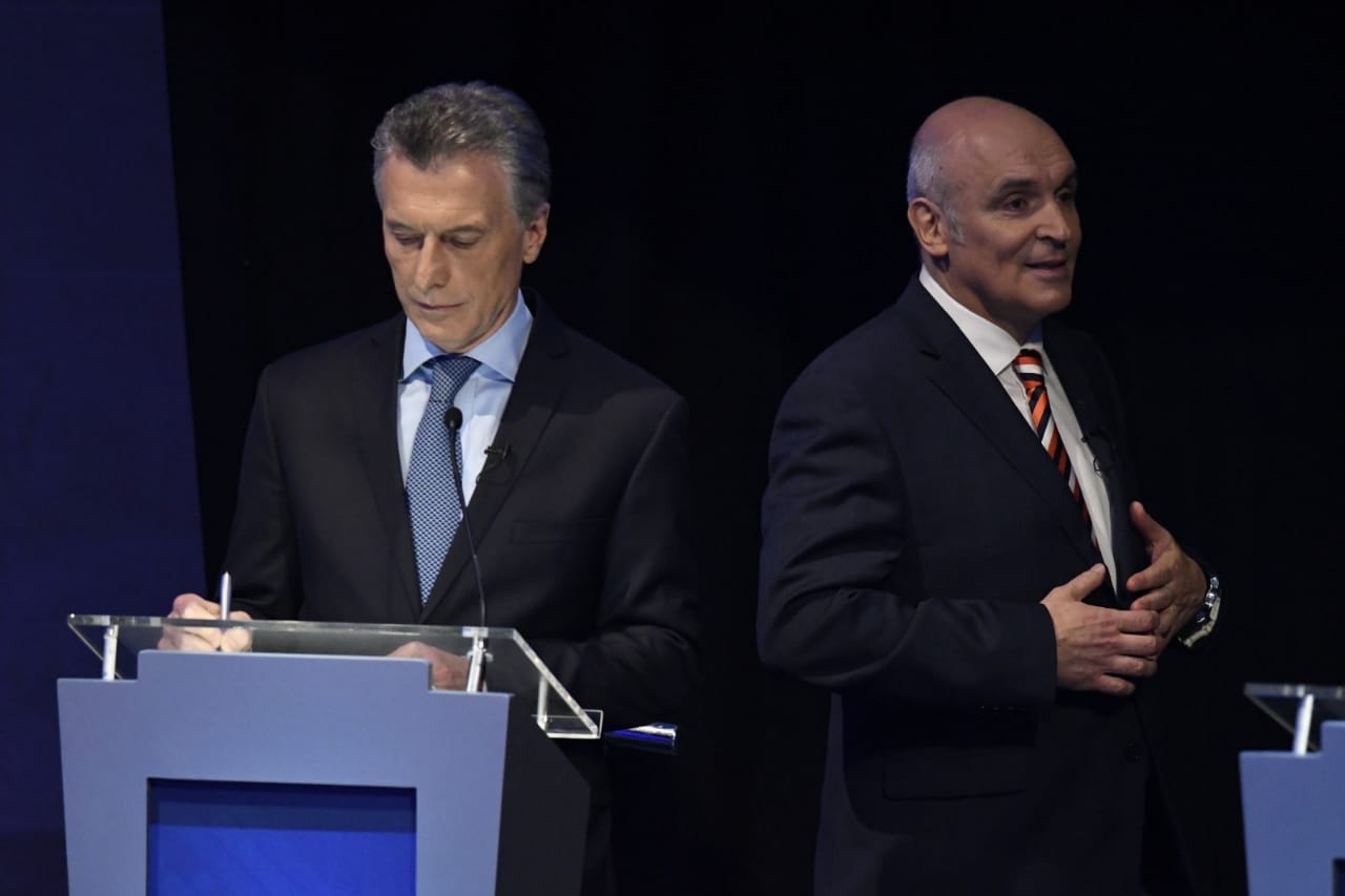 Macri y Espert ingresando al Debate 2019. (Foto: Rosario Plus)