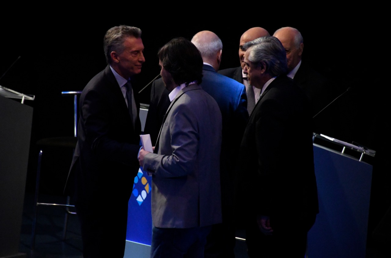 Los candidatos tras el Debate 2019. (Foto: Rosario Plus)