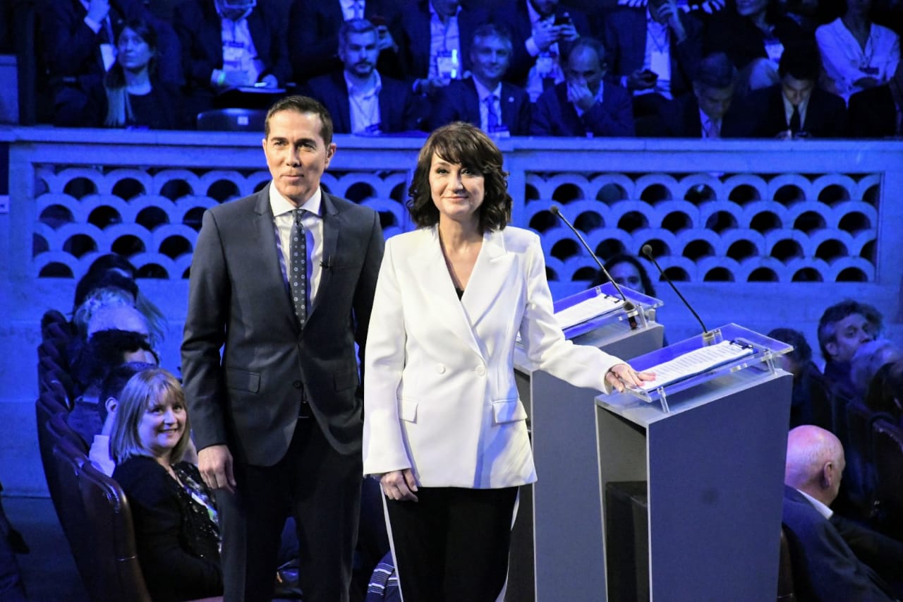 Los presentadores del Debate 2019. (Foto: Rosario Plus)