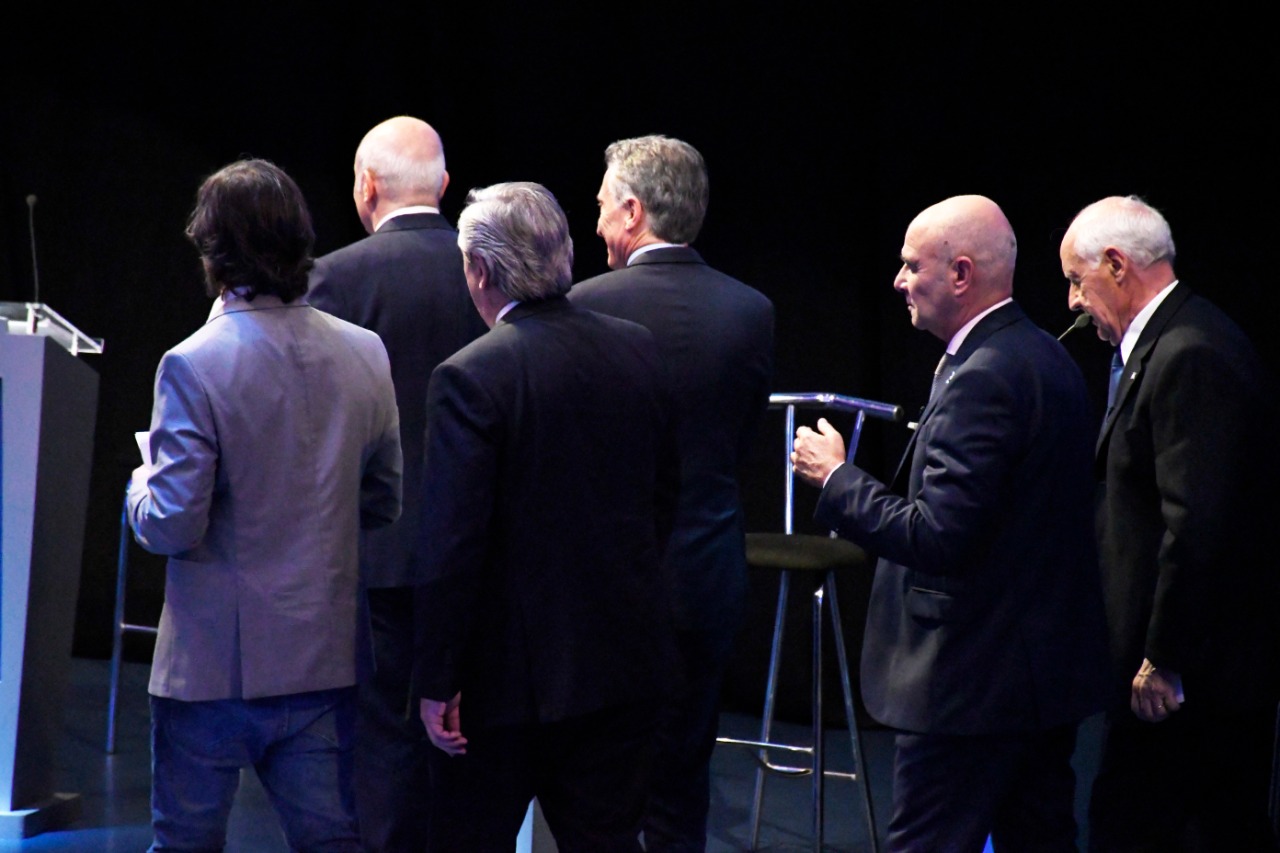 Los candidatos tras el Debate 2019. (Foto: Rosario Plus)