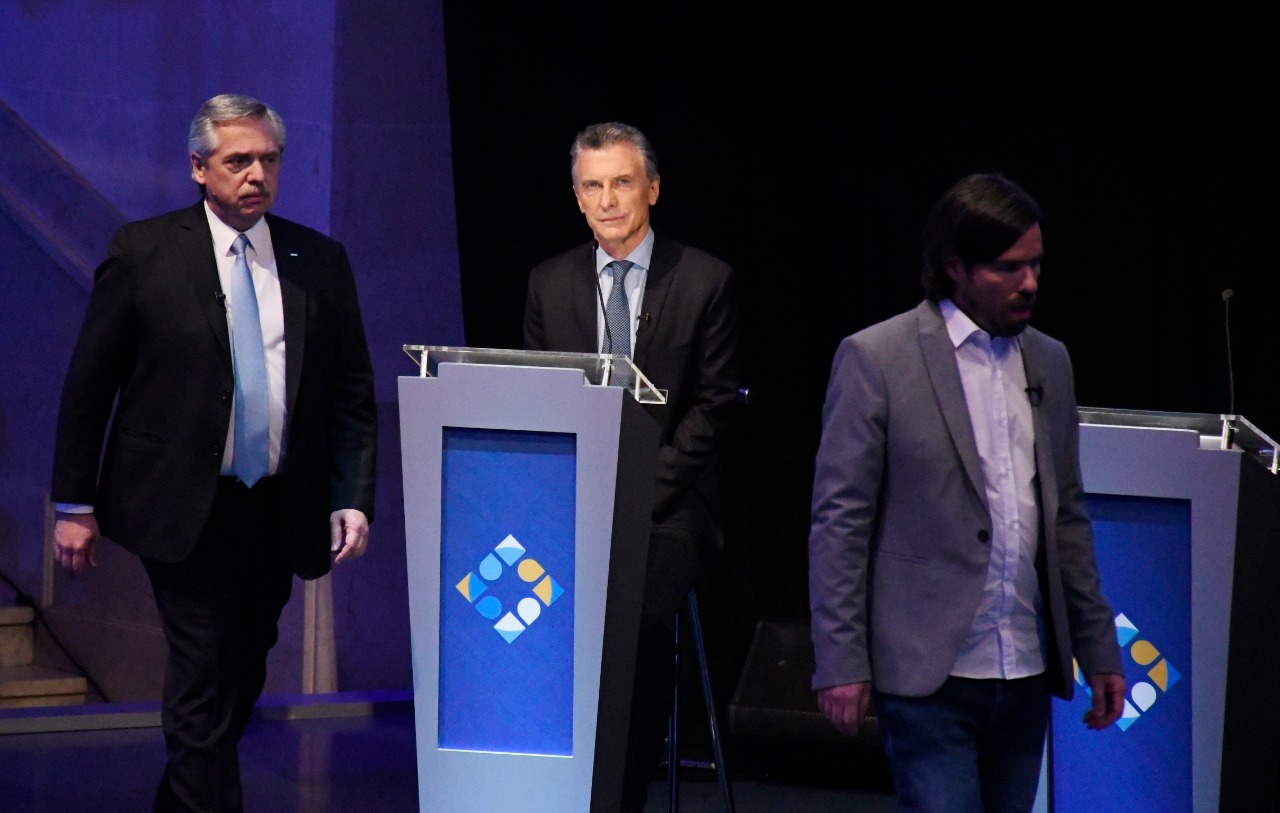 Ingreso de Alberto Fernández y Del Caño. (Foto: Rosario Plus)