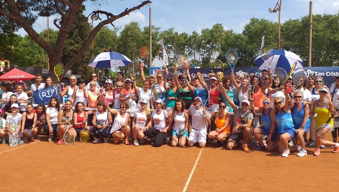 Se jugaron 500 partidos por día con mujeres de todas las edades.