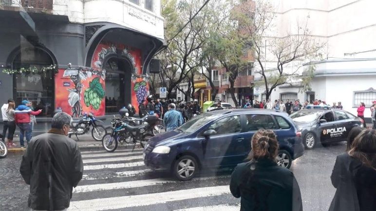 La esquina de Zeballos y España donde fue aprehendido el delincuente.