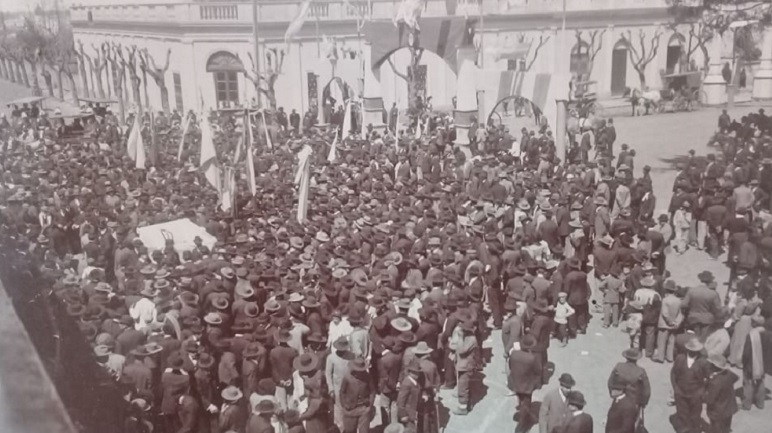 Fiesta en la plaza el 29 de septiembre de 1907.