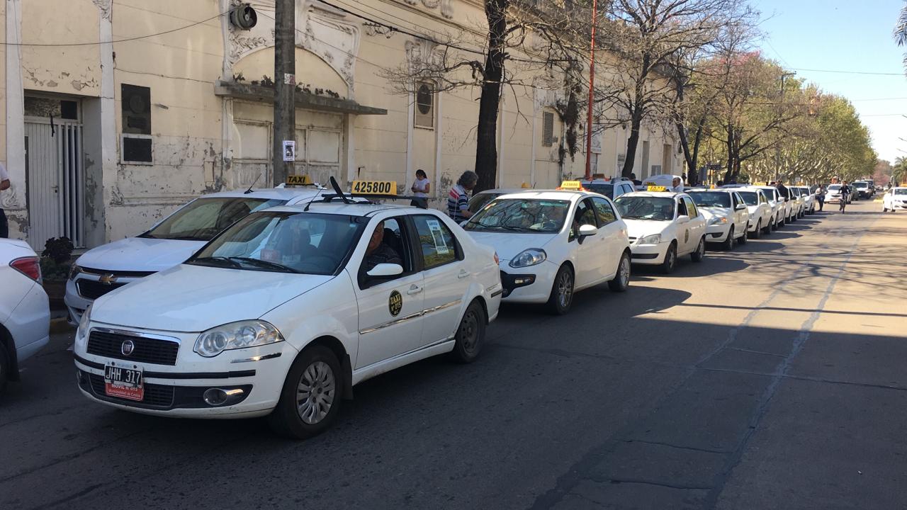 Los taxistas volvieron a exigir justicia a través de una marcha multitudinaria.