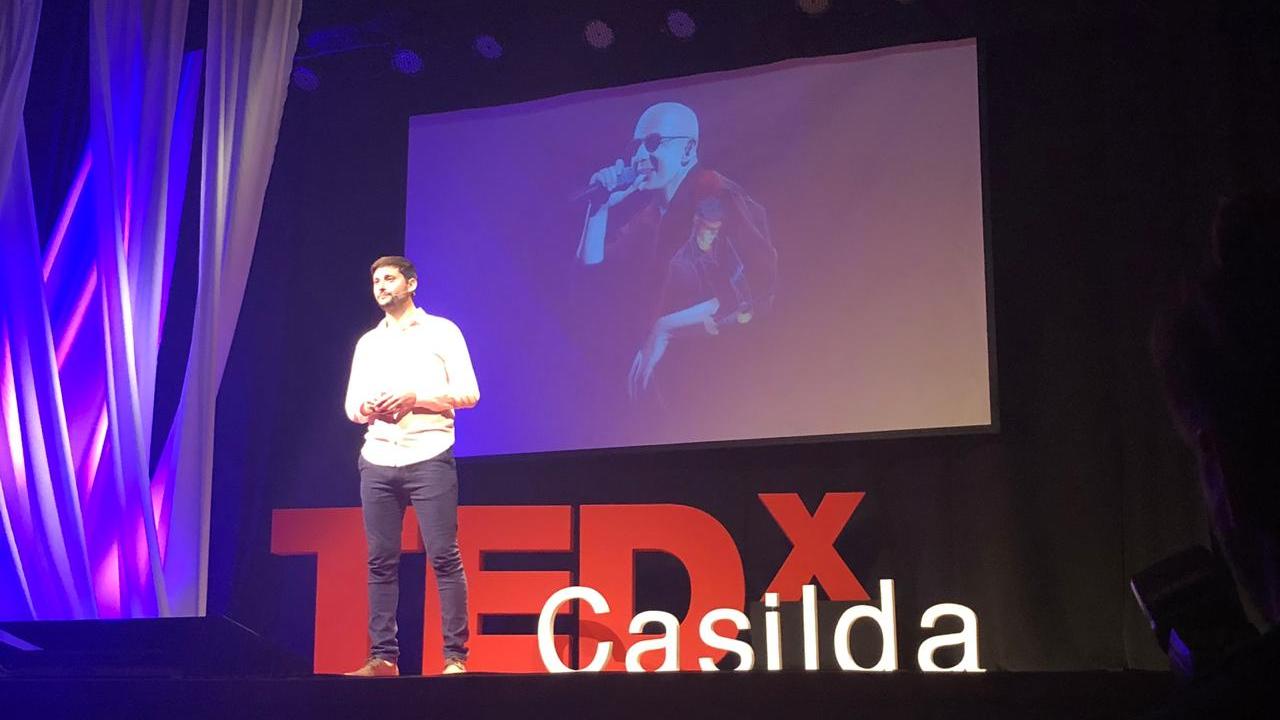 Gabriel Griffa pintó su realidad en TEDxCasilda.