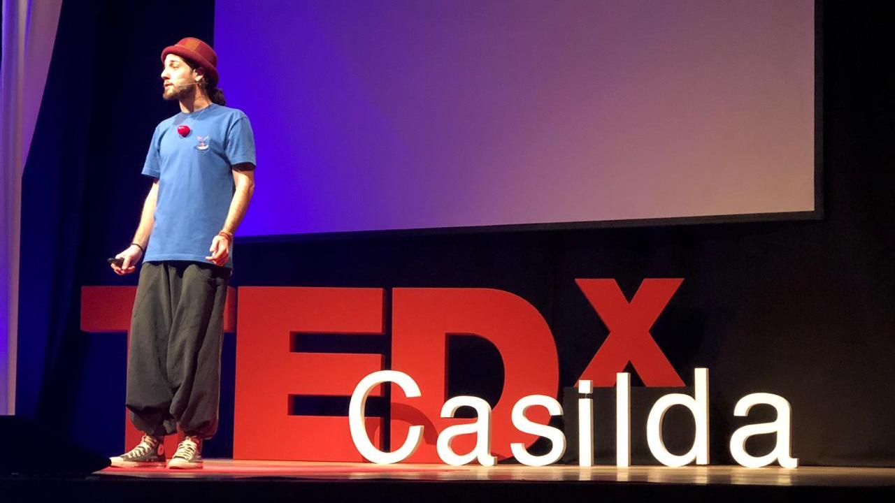Martín Costa cerró la tarde de sábado con un relato intenso y sencillo. Algo no fácil de combinar.