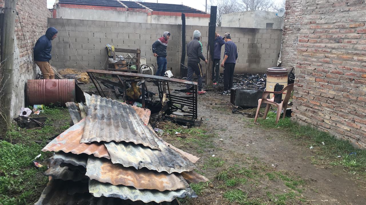 El fuego no dejó nada. Una vez más.